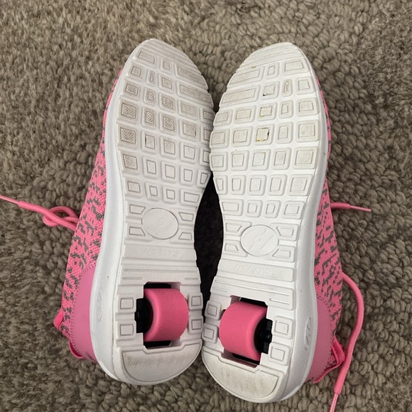 Heelys shoes! Minimal wear! - Picture 4 of 7